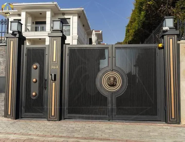 Modern Minimalist Steel Sliding Entrance Gate with Pedestrian Door
